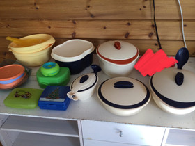 Iso satsi Tupperware tuotteita, Säilytysastiat ja rasiat, Keittiötarvikkeet ja astiat, Asikkala, Tori.fi Iso satsi Tupperware tuotteita, Säilytysastiat ja rasiat, Keittiötarvikkeet ja astiat, Asikkala, Tori.fi