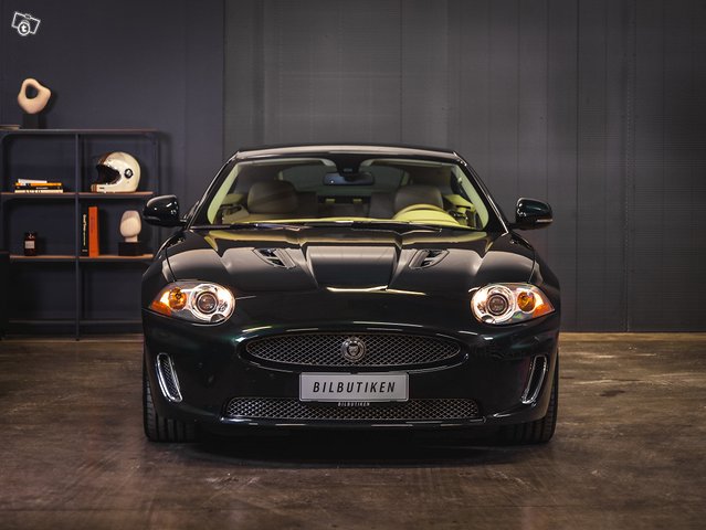 Jaguar XKR 4