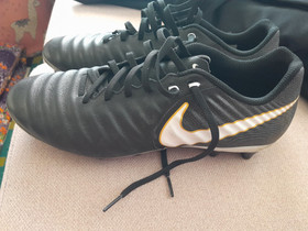 Nike Tiempo nahkanappikset koko 43, Jalkapallo, Urheilu ja ulkoilu, Tampere, Tori.fi Nike Tiempo nahkanappikset koko 43, Jalkapallo, Urheilu ja ulkoilu, Tampere, Tori.fi