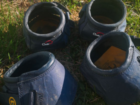 Bootsit kengättömille, Satulat ja varusteet, Hevoset ja hevosurheilu, Joroinen, Tori.fi Bootsit kengättömille, Satulat ja varusteet, Hevoset ja hevosurheilu, Joroinen, Tori.fi