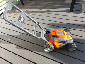 Husqvarna lasten leikkiruohonleikkuri, Lelut ja pelit, Lastentarvikkeet ja lelut, Kuopio, Tori.fi Husqvarna lasten leikkiruohonleikkuri, Lelut ja pelit, Lastentarvikkeet ja lelut, Kuopio, Tori.fi