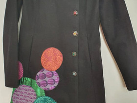 Desigual-takki (koko 36), Vaatteet ja kengät, Oulu, Tori.fi Desigual-takki (koko 36), Vaatteet ja kengät, Oulu, Tori.fi