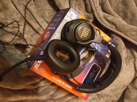 JBL Quantum One, Pelikonsolit ja pelaaminen, Viihde-elektroniikka, Tuusula, Tori.fi JBL Quantum One, Pelikonsolit ja pelaaminen, Viihde-elektroniikka, Tuusula, Tori.fi
