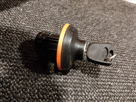 Ford Fiesta IV tankinkorkki ja avain, Autovaraosat, Auton varaosat ja tarvikkeet, Padasjoki, Tori.fi Ford Fiesta IV tankinkorkki ja avain, Autovaraosat, Auton varaosat ja tarvikkeet, Padasjoki, Tori.fi