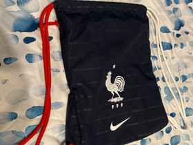 Nike - Treenikassi, Juoksu ja lenkkeily, Urheilu ja ulkoilu, Helsinki, Tori.fi Nike - Treenikassi, Juoksu ja lenkkeily, Urheilu ja ulkoilu, Helsinki, Tori.fi