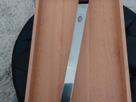 Kondiittorinveitsi Victorinox 36 cm, Keittiövälineet, Keittiötarvikkeet ja astiat, Tuusula, Tori.fi Kondiittorinveitsi Victorinox 36 cm, Keittiövälineet, Keittiötarvikkeet ja astiat, Tuusula, Tori.fi