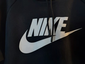 Nike huppari s, Vaatteet ja kengät, Siilinjärvi, Tori.fi Nike huppari s, Vaatteet ja kengät, Siilinjärvi, Tori.fi