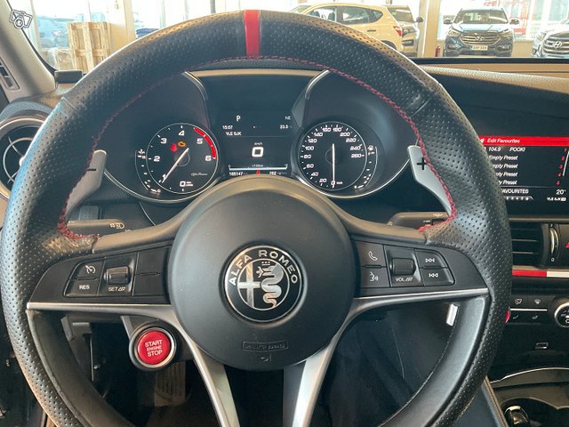 Alfa Romeo Giulia 12
