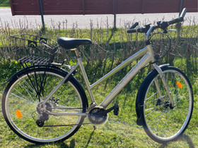 Naisten hybridi pyörä, Hybridipyörät, Polkupyörät ja pyöräily, Raahe, Tori.fi Naisten hybridi pyörä, Hybridipyörät, Polkupyörät ja pyöräily, Raahe, Tori.fi