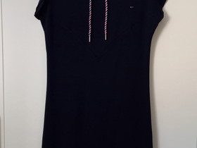 Tommy Hilfiger trikoomekko, Vaatteet ja kengät, Kotka, Tori.fi Tommy Hilfiger trikoomekko, Vaatteet ja kengät, Kotka, Tori.fi