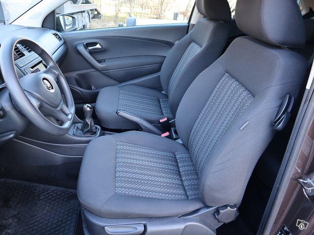 Volkswagen Polo 9