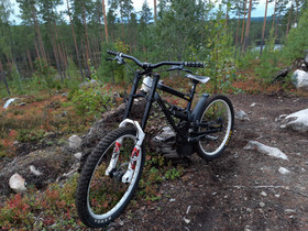 Commencal dh supreme, Maastopyörät, Polkupyörät ja pyöräily, Pieksämäki, Tori.fi Commencal dh supreme, Maastopyörät, Polkupyörät ja pyöräily, Pieksämäki, Tori.fi