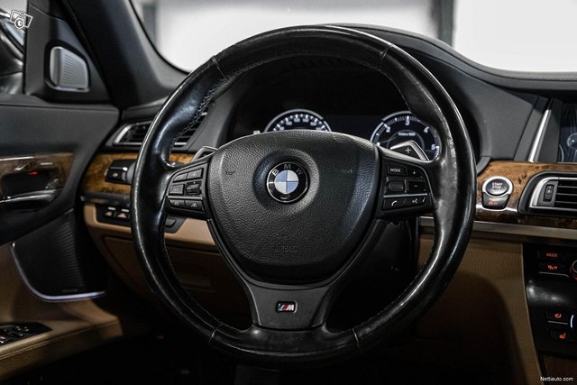 BMW 750 10