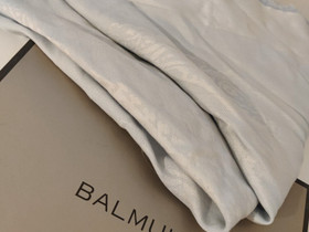 Balmuir Capri - huivi, Muut asusteet, Asusteet ja kellot, Heinola, Tori.fi Balmuir Capri - huivi, Muut asusteet, Asusteet ja kellot, Heinola, Tori.fi