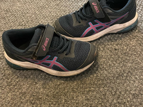 Asics lenkkarit, Juoksu ja lenkkeily, Urheilu ja ulkoilu, Savonlinna, Tori.fi Asics lenkkarit, Juoksu ja lenkkeily, Urheilu ja ulkoilu, Savonlinna, Tori.fi