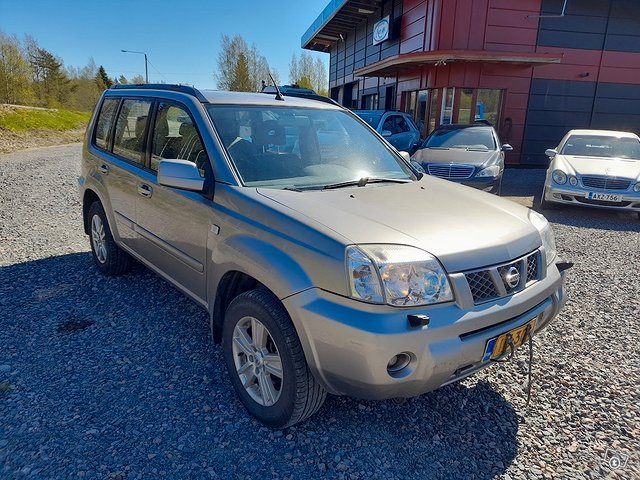 Nissan X-Trail 1