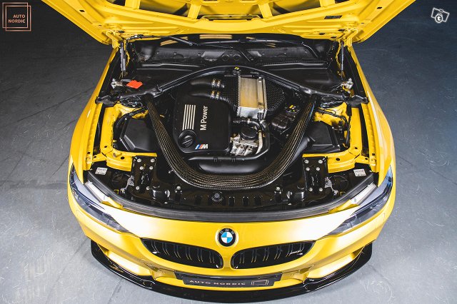 BMW M4 5