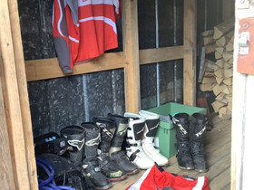 Motocross ajovarusteita, Ajoasut, kengät ja kypärät, Mototarvikkeet ja varaosat, Joensuu, Tori.fi Motocross ajovarusteita, Ajoasut, kengät ja kypärät, Mototarvikkeet ja varaosat, Joensuu, Tori.fi