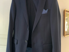 Nuorekas, mukava puku (slim fit), Vaatteet ja kengät, Oulu, Tori.fi Nuorekas, mukava puku (slim fit), Vaatteet ja kengät, Oulu, Tori.fi