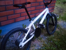 Bmx 20", Muut pyörät, Polkupyörät ja pyöräily, Ulvila, Tori.fi Bmx 20", Muut pyörät, Polkupyörät ja pyöräily, Ulvila, Tori.fi