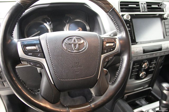 Toyota Land Cruiser 15