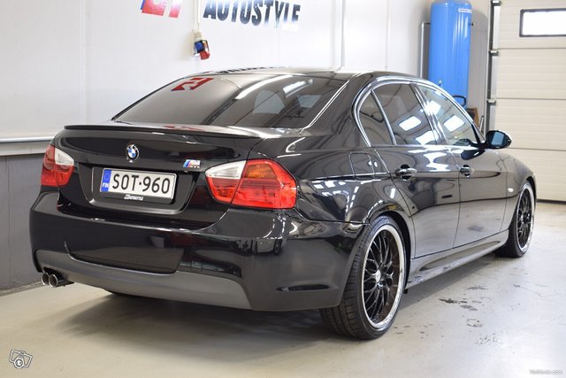 BMW 323 2