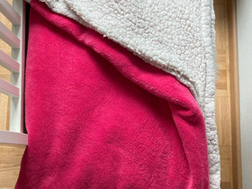 Pinkki paksu viltti, Matot ja tekstiilit, Sisustus ja huonekalut, Mikkeli, Tori.fi Pinkki paksu viltti, Matot ja tekstiilit, Sisustus ja huonekalut, Mikkeli, Tori.fi