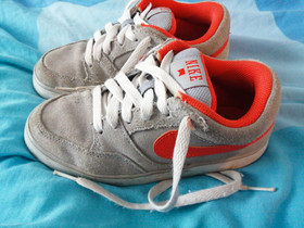32 (20) Nike tennarit, Lastenvaatteet ja kengät, Vantaa, Tori.fi 32 (20) Nike tennarit, Lastenvaatteet ja kengät, Vantaa, Tori.fi