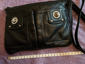 Marc by Marc Jacobs, Laukut ja hatut, Asusteet ja kellot, Salo, Tori.fi Marc by Marc Jacobs, Laukut ja hatut, Asusteet ja kellot, Salo, Tori.fi