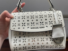 Michael Kors Ava extra small valkoinen laukku, Laukut ja hatut, Asusteet ja kellot, Turku, Tori.fi Michael Kors Ava extra small valkoinen laukku, Laukut ja hatut, Asusteet ja kellot, Turku, Tori.fi