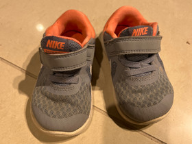Nike lenkkarit 21, Lastenvaatteet ja kengät, Turku, Tori.fi Nike lenkkarit 21, Lastenvaatteet ja kengät, Turku, Tori.fi