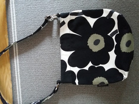 Marimekko iso Venni, Laukut ja hatut, Asusteet ja kellot, Pieksämäki, Tori.fi Marimekko iso Venni, Laukut ja hatut, Asusteet ja kellot, Pieksämäki, Tori.fi