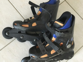 Rullaluistimet Bauer koko 35, Rullaluistelu ja skeittaus, Urheilu ja ulkoilu, Jyväskylä, Tori.fi Rullaluistimet Bauer koko 35, Rullaluistelu ja skeittaus, Urheilu ja ulkoilu, Jyväskylä, Tori.fi