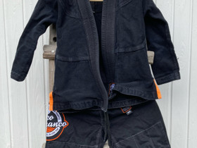 Lasten jujutsu puku koko M0(120cm), Kamppailulajit, Urheilu ja ulkoilu, Hamina, Tori.fi Lasten jujutsu puku koko M0(120cm), Kamppailulajit, Urheilu ja ulkoilu, Hamina, Tori.fi