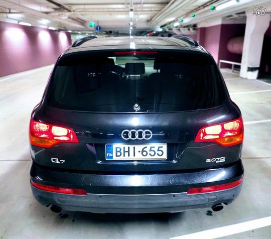 Audi Q7 9