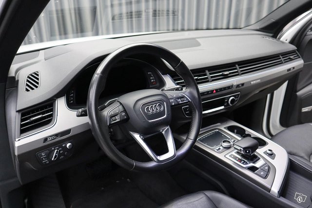 Audi Q7 5