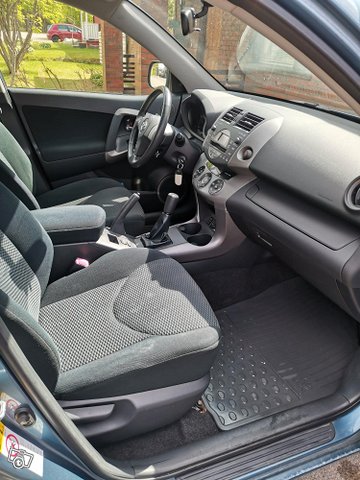 Toyota RAV4 8