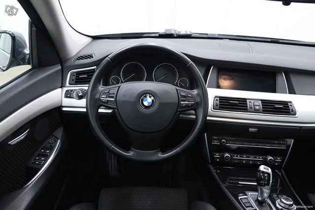 BMW 530 Gran Turismo 15