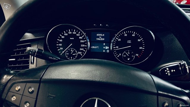 Mercedes-Benz R 17