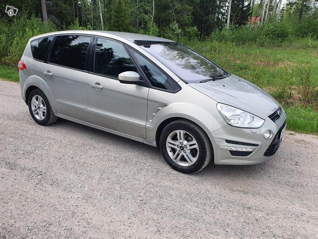 Ford S-MAX 9