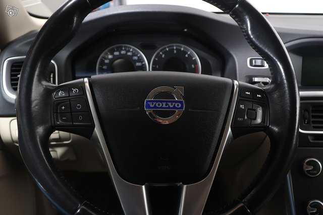 Volvo V60 17