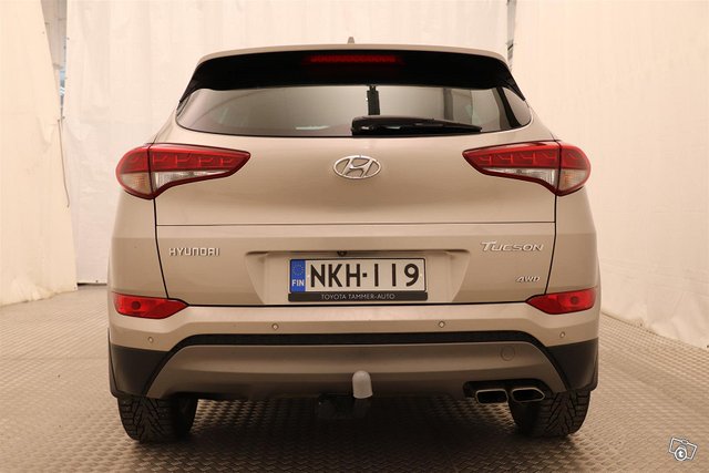 HYUNDAI Tucson 4