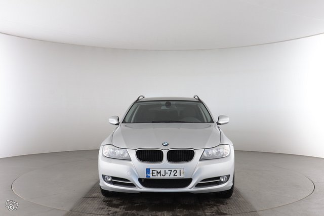 BMW 3-sarja 16