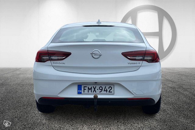 Opel INSIGNIA 4