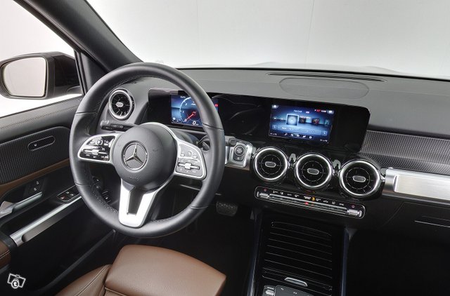 Mercedes-Benz GLB 12