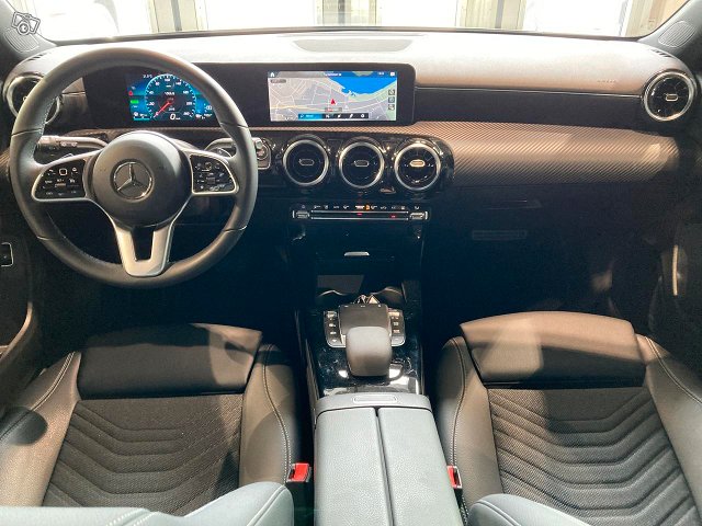 Mercedes-Benz A 8