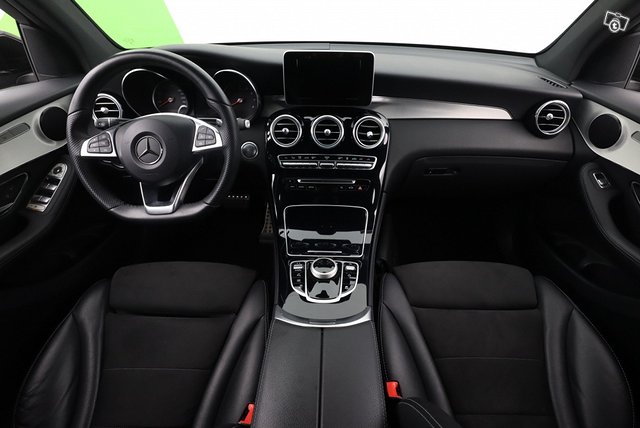 Mercedes-Benz GLC 8