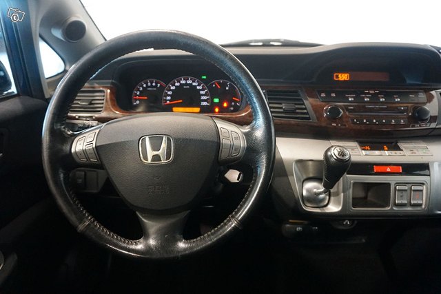 Honda FR-V 11