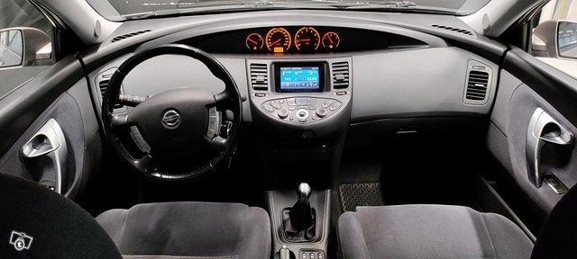 Nissan Primera 9