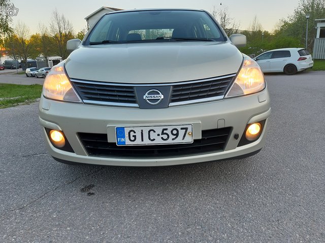 Nissan Tiida, kuva 1